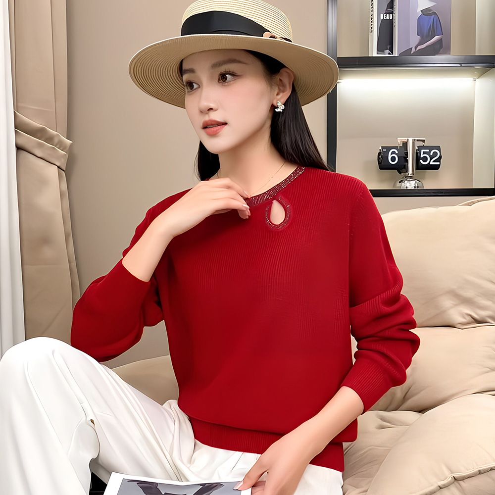 chai yan 采妍 水鑽領挖空素面針織長袖上衣(秋冬新款 chai yan 采妍 水鑽領挖空素面針織長袖上衣(秋冬新款