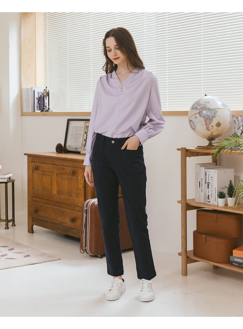 CUMAR V領氣質抓折長袖上衣(白 紫)好評推薦 CUMAR V領氣質抓折長袖上衣(白 紫)好評推薦