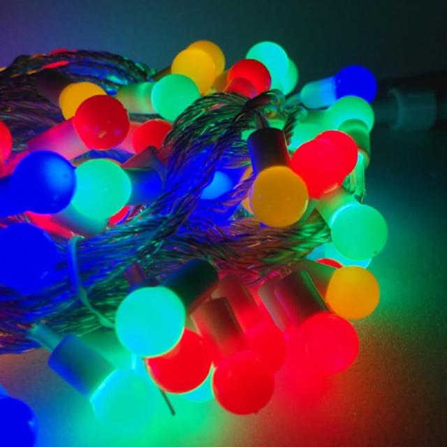 【聖誕裝飾品特賣】聖誕燈100燈LED圓球珍珠燈串(插電式-彩色光- 透明線附控制器跳機 高亮度又省電)