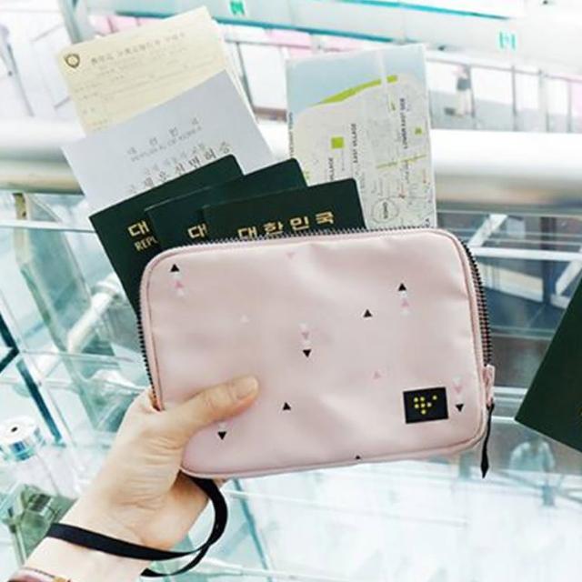 【JIDA】時尚清新大容量可手挽證件護照收納包(3色)