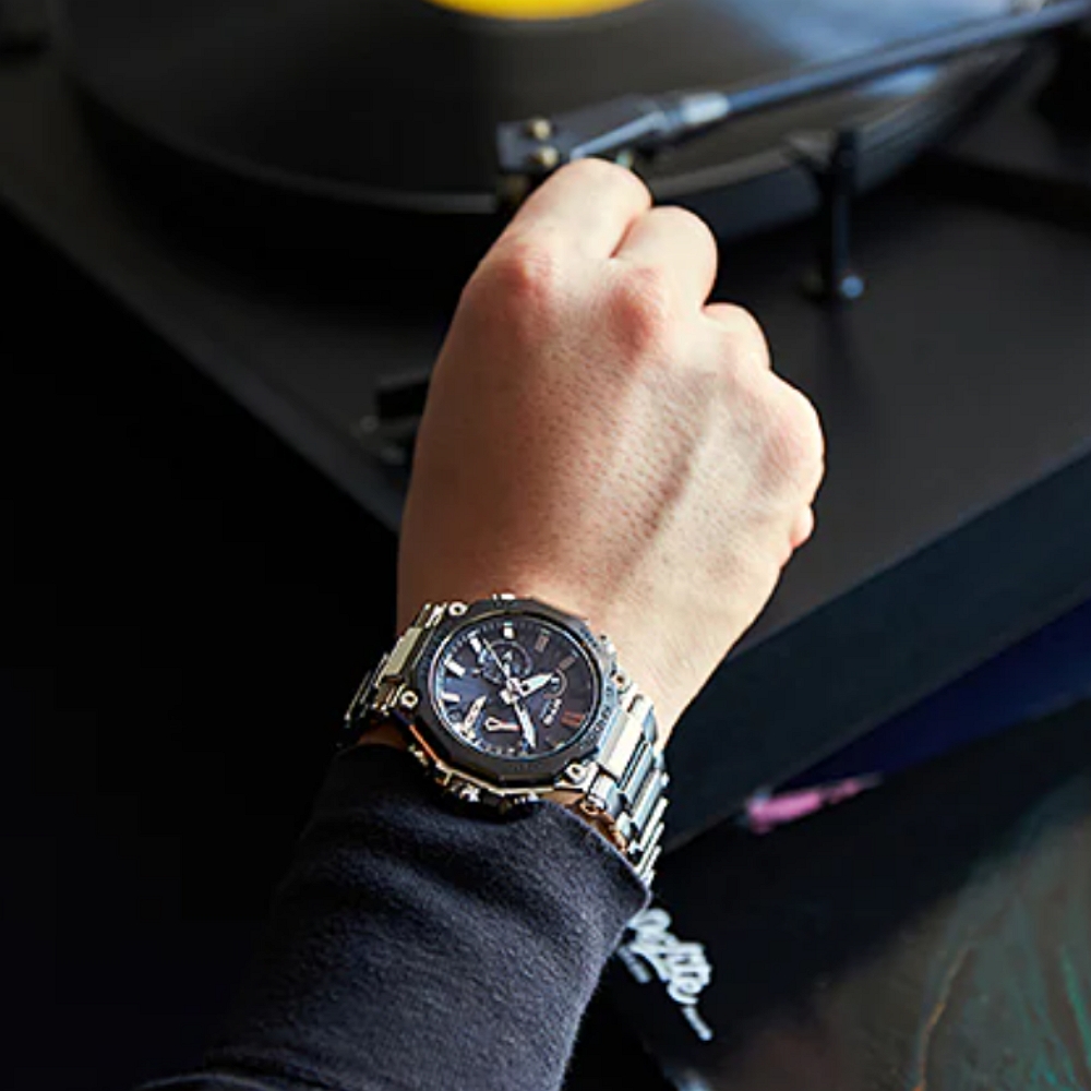 Casio 卡西歐 Mtg系列藍牙多功能電波手錶 銀x黑mtg B00d 1a Momo購物網