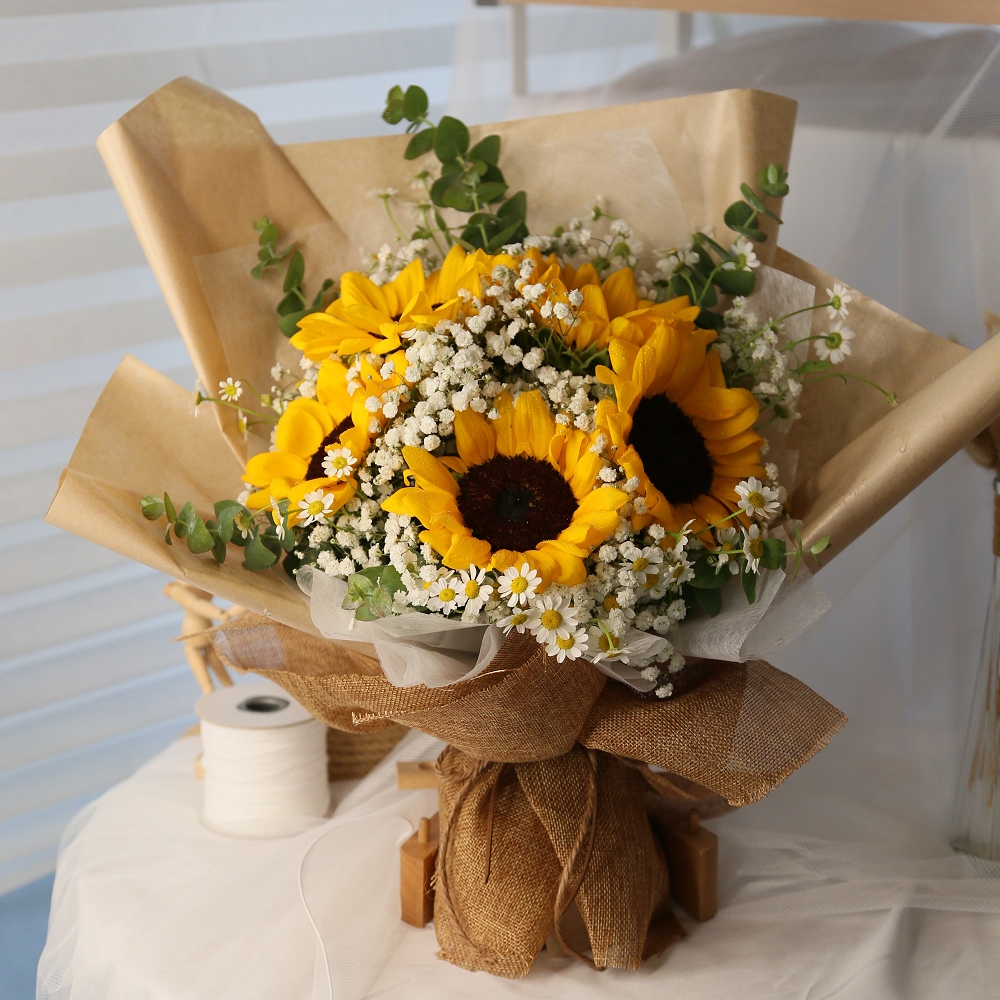 Flower Plus 雙北限定 陽光普照向日葵畢業花束 鮮花 Momo購物網