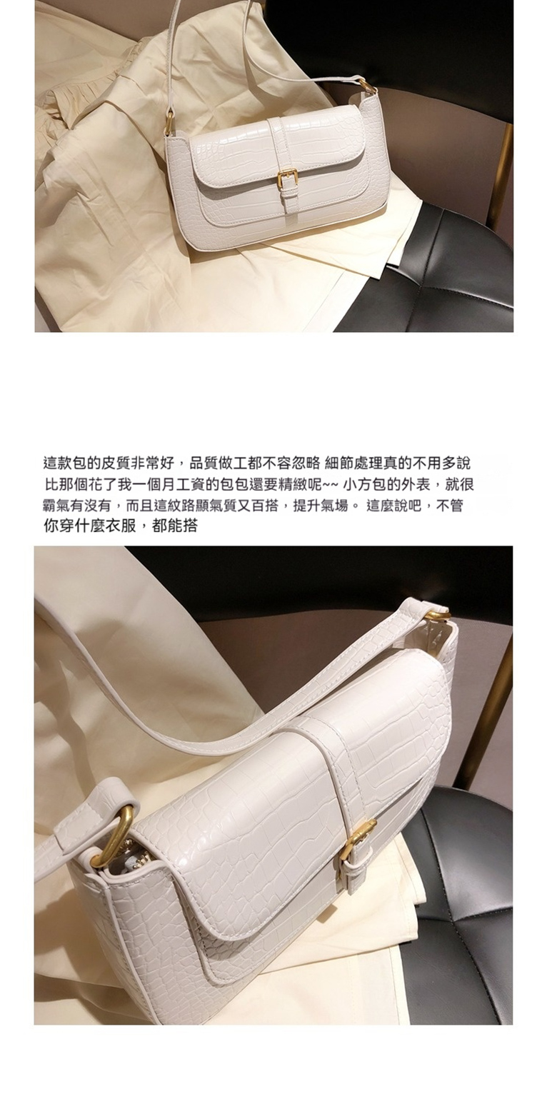 這款包的皮質非常好,品質做工都不容忽略 細節處理真的不用多說 比那個花了我一個月工資的包包還要精緻呢 小方包的外表,就很 霸氣有沒有,而且這紋路顯氣質又百搭,提升氣場。 這麼說吧,不管 你穿什麼衣服,都能搭 