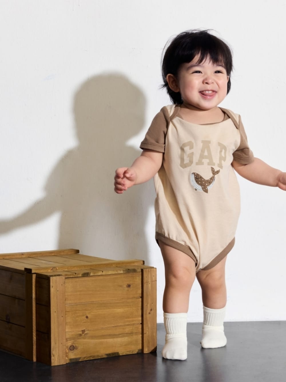 GAP 嬰兒裝 Logo純棉印花圓領短袖包屁衣-粉色(505