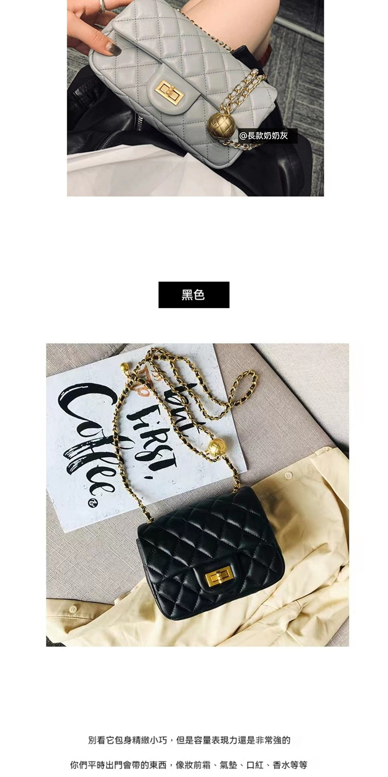 黑色 長款奶奶灰 別看它包身精緻小巧,但是容量表現力還是非常強的 你們平時出門會帶的東西,像妝前霜、氣墊、口紅、香水等等 