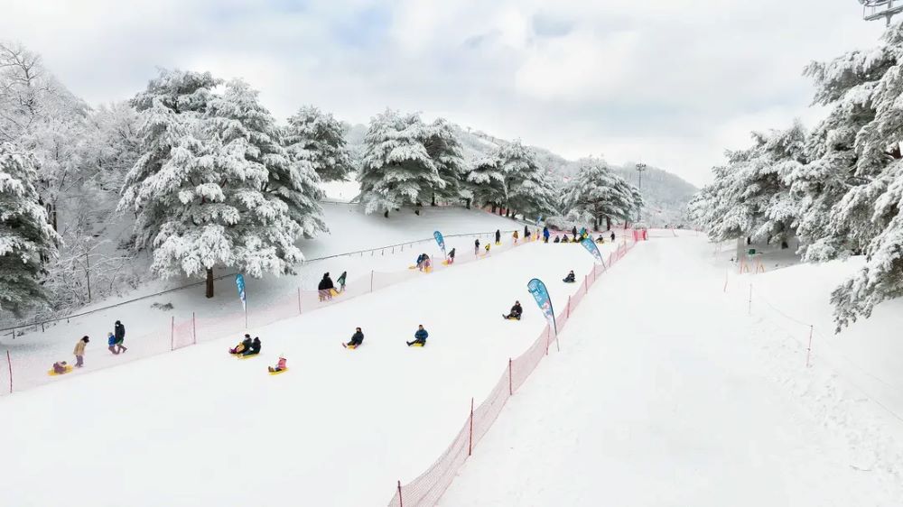 洪川大明SONO滑雪度假村 首爾滑雪兩天一夜★贈冰雪樂園門票 洪川大明SONO滑雪度假村 首爾滑雪兩天一夜★贈冰雪樂園門票