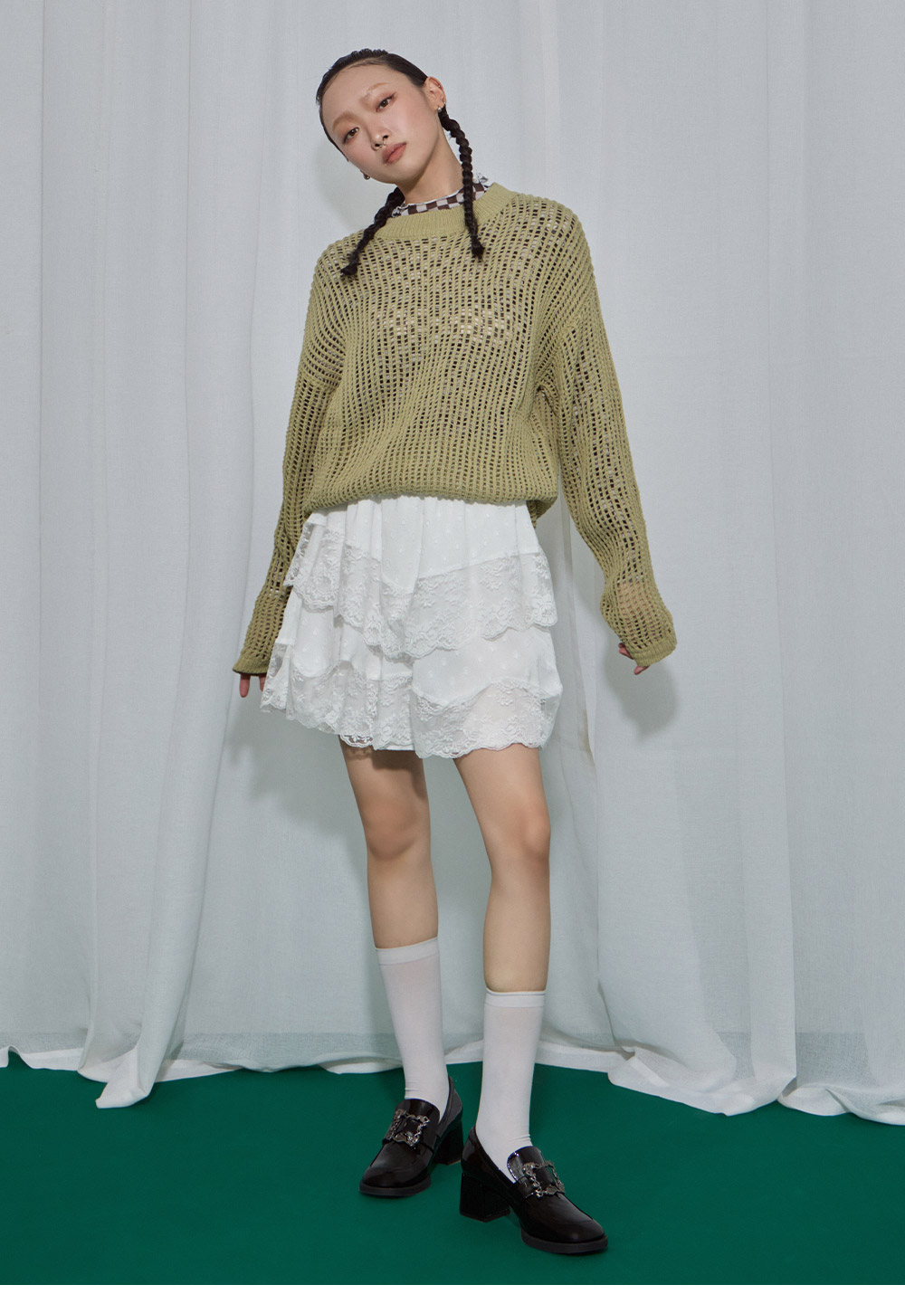 MISS 21 古典學院風玫瑰LOGO釦牛漆皮方頭樂福高跟鞋