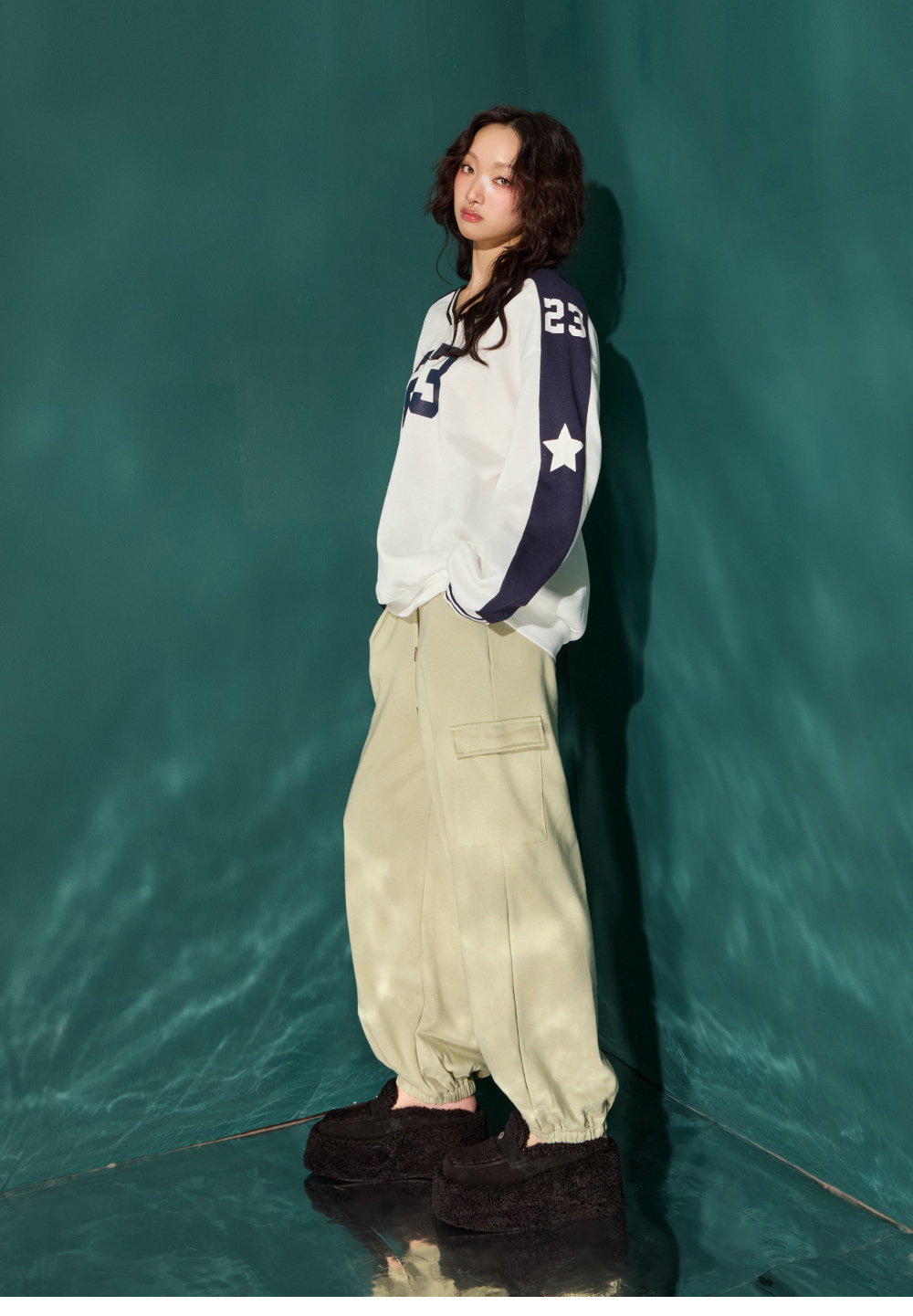 MISS 21 捲毛少女牛麂皮拼接LOGO釦大頭超厚底穆勒拖 MISS 21 捲毛少女牛麂皮拼接LOGO釦大頭超厚底穆勒拖