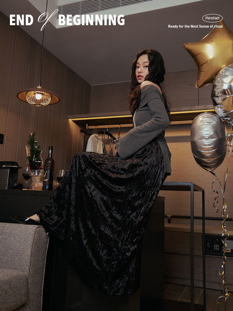 OB 嚴選 光澤感絨面壓摺傘襬長裙 《CA3028》 推薦 OB 嚴選 光澤感絨面壓摺傘襬長裙 《CA3028》 推薦