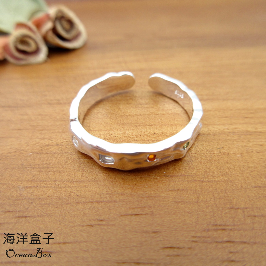 海洋盒子 簡約亮眼不規則錫紋肌理繽紛幾何鋯石925純銀戒指(