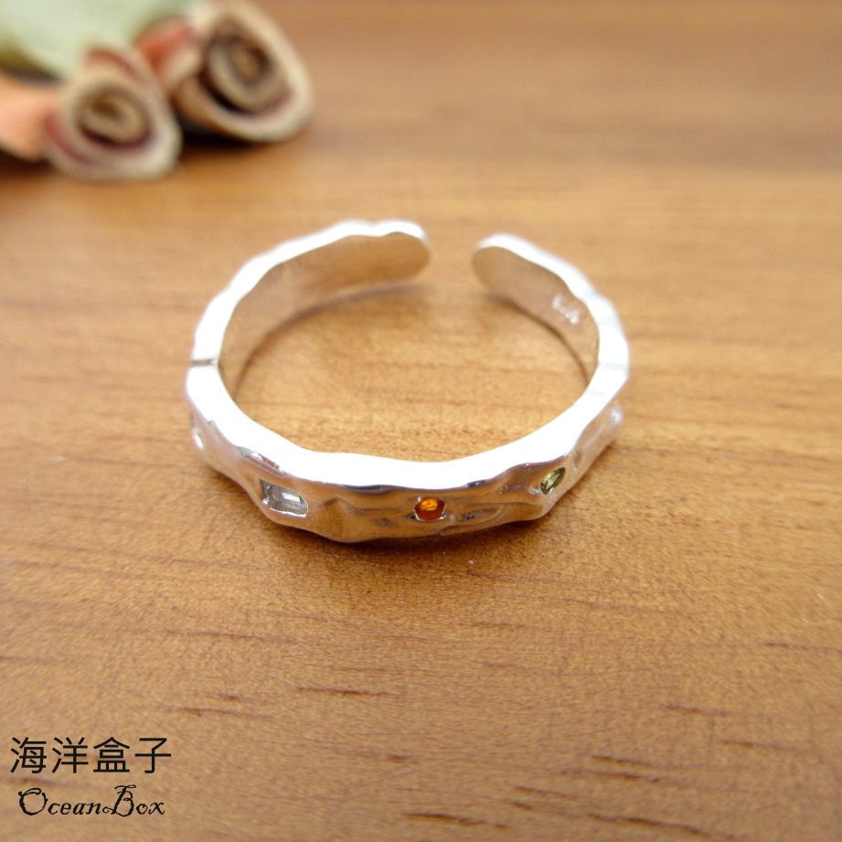 海洋盒子 簡約亮眼不規則錫紋肌理繽紛幾何鋯石925純銀戒指(