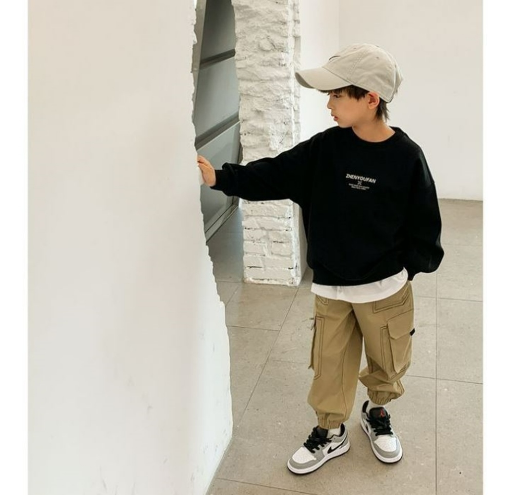 UniKids 現貨 中大童裝140碼長袖T恤 潮酷夜光太空