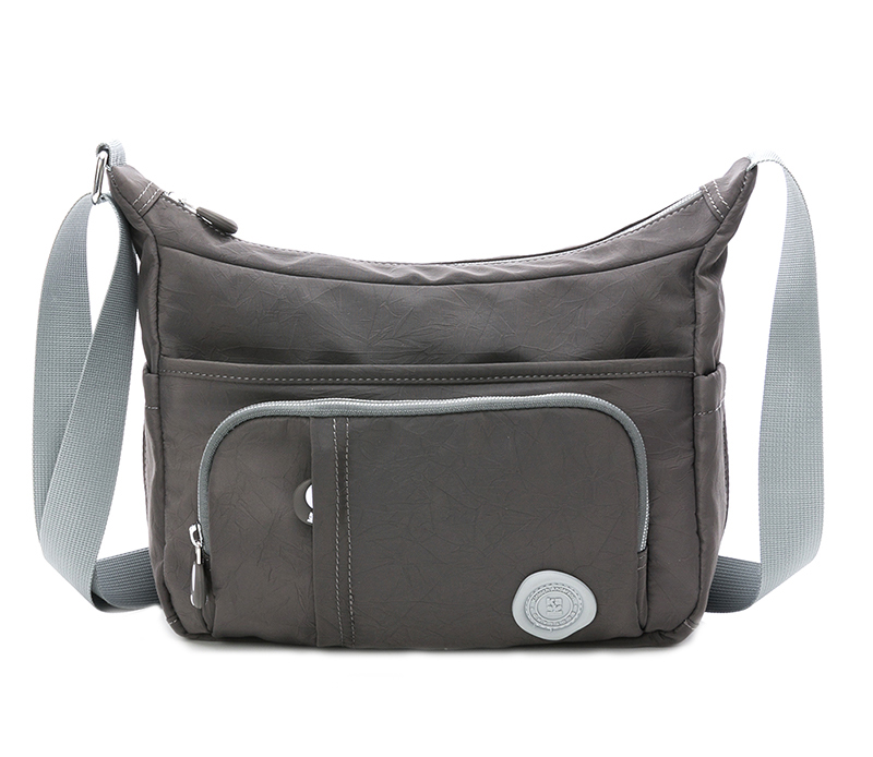 金安德森 River 皺褶感船型斜側包(霧灰) 推薦
