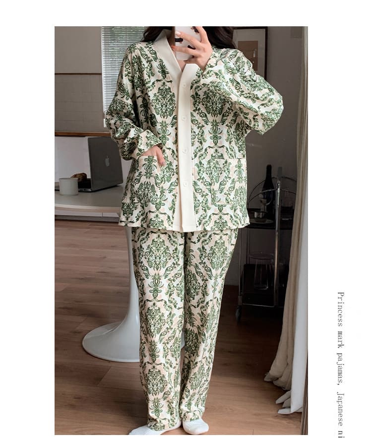 Princess mark pajamas, Japanese ni