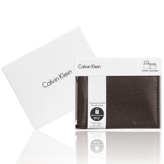 【Calvin Klein】荔枝紋皮革證件短夾精裝禮盒贈CK帕巾(深咖啡)