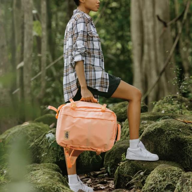 【CabinZero】英國輕旅登機後背包44L(防水包 大容量 防潑水 登山 登機旅行袋)