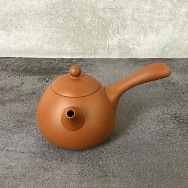 【台灣製造】日式側把壺 260ml 橫手急須壺 鶯歌陶藝之美(茶具 茶壺朱泥 紫砂 段泥 泡茶壺 茶杯)