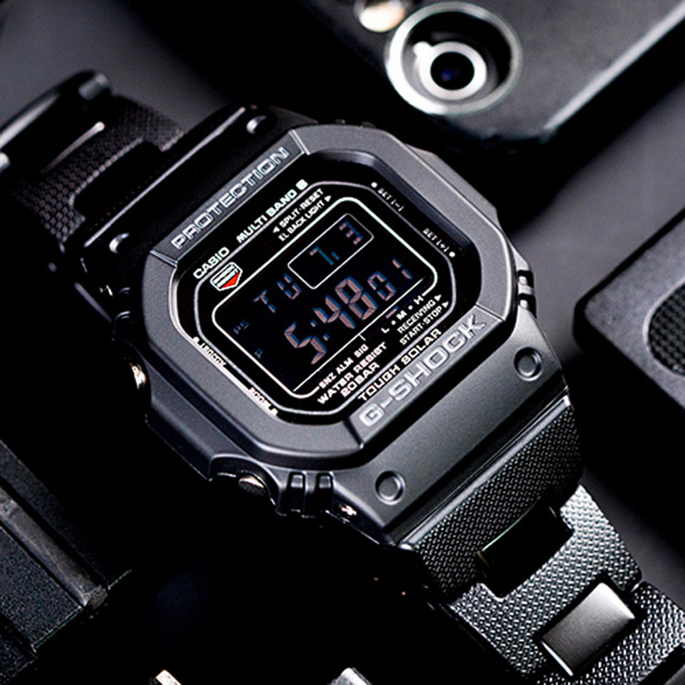 【CASIO 卡西歐】G-SHOCK 經典潮流太陽能電波錶(GW-M5610BC-1)