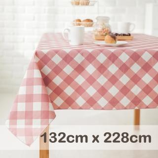 【CasaBella 美麗家居】防水桌巾 粉紅斜格紋 132x228cm(防水 防油 PVC 桌巾 桌布 野餐桌巾)