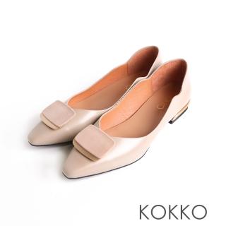 【KOKKO 集團】設計款異材質拼接金屬扣綿羊皮尖頭鞋(駝灰色)