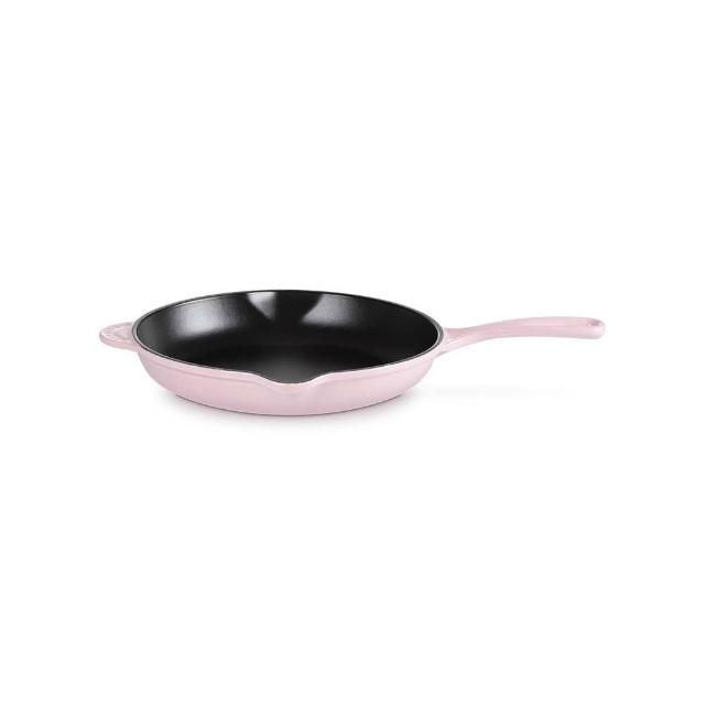 【Le Creuset】琺瑯鑄鐵單柄圓煎盤23cm 雪紡粉/櫻桃紅/綠光森林 3色選1+TNS單柄平煎鍋20cm(贈V油刷-櫻桃紅)