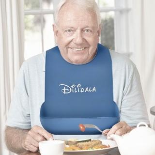 【挪威森林】買一送一 成人矽膠防水防油污圍兜(成人吃飯圍兜口水圍兜 老人照護圍兜)