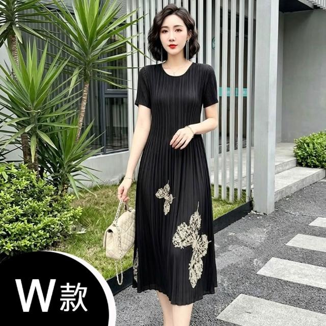 【K.W.】MOMO限定春季新品韓國簡約三宅風輕褶衣洋裝(壓褶 中大尺碼 短袖 輕薄 小香風)
