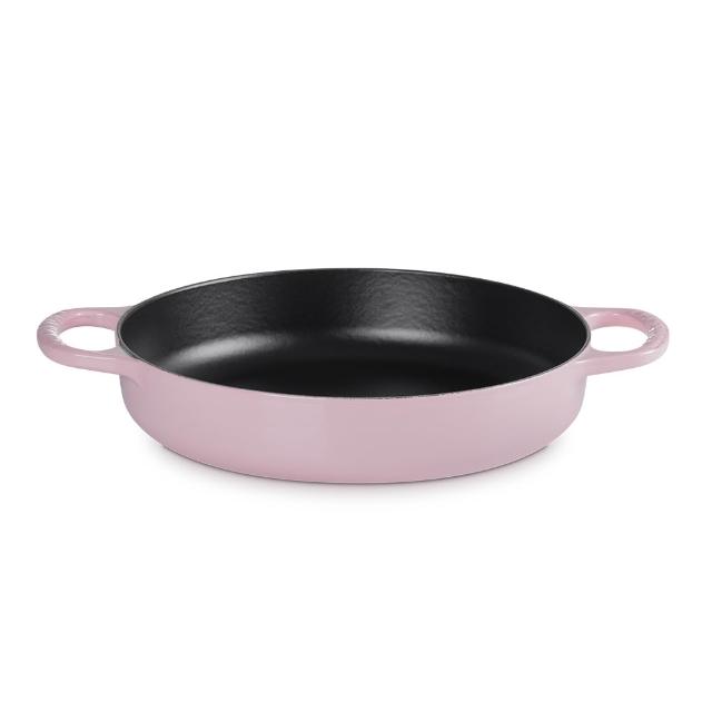 【Le Creuset】典藏琺瑯鑄鐵雙耳圓鐵煎鍋 28cm(加勒比海藍/雪紡粉/櫻桃紅 3色選1)