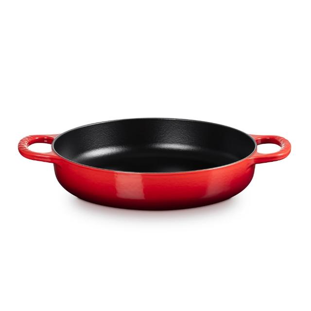 【Le Creuset】典藏琺瑯鑄鐵雙耳圓鐵煎鍋 28cm(加勒比海藍/雪紡粉/櫻桃紅 3色選1)