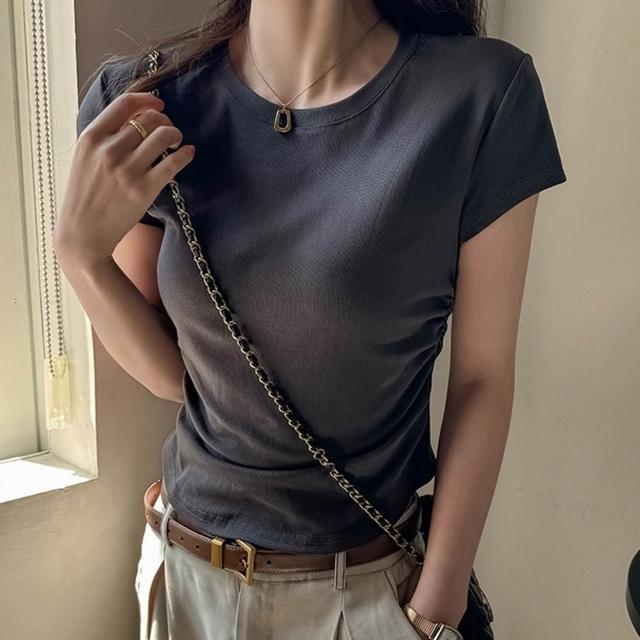 【D.studio】韓版美式氣質短版上衣 短袖上衣 衣服 夏天女裝 短板上衣 短版t恤 短袖t恤 素T 運動上衣 T701